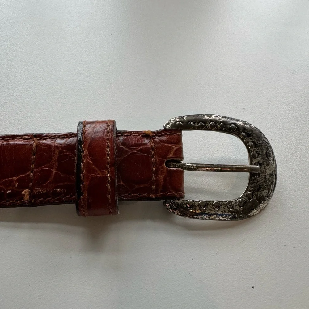 Saks Fifth Avenue Women’s Italian Brown Leather Belt w/Silver Detail. M. GUC.